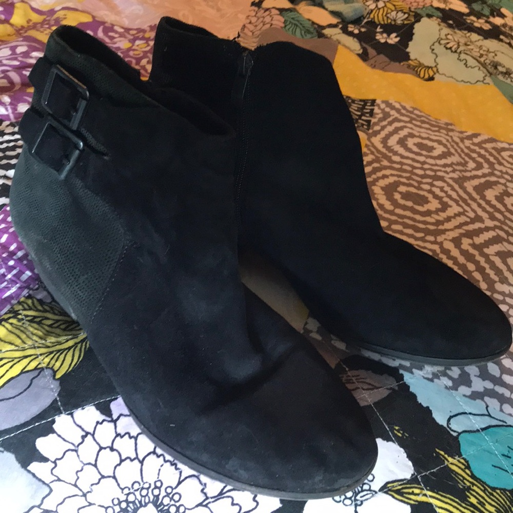 Black booties Vince camuto